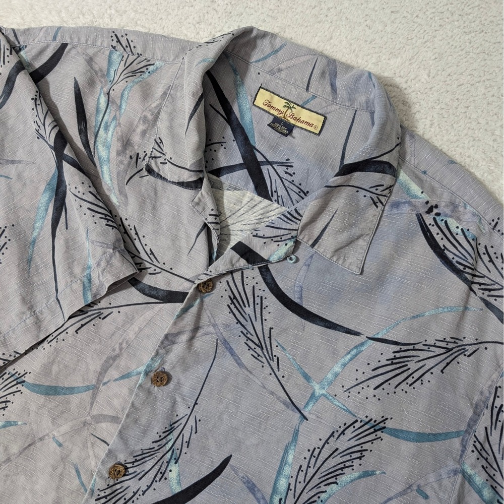 Tommy Bahama Button Down Shirt Men L Grey Blue Silk Tropical‎ Camp Aloha Breath